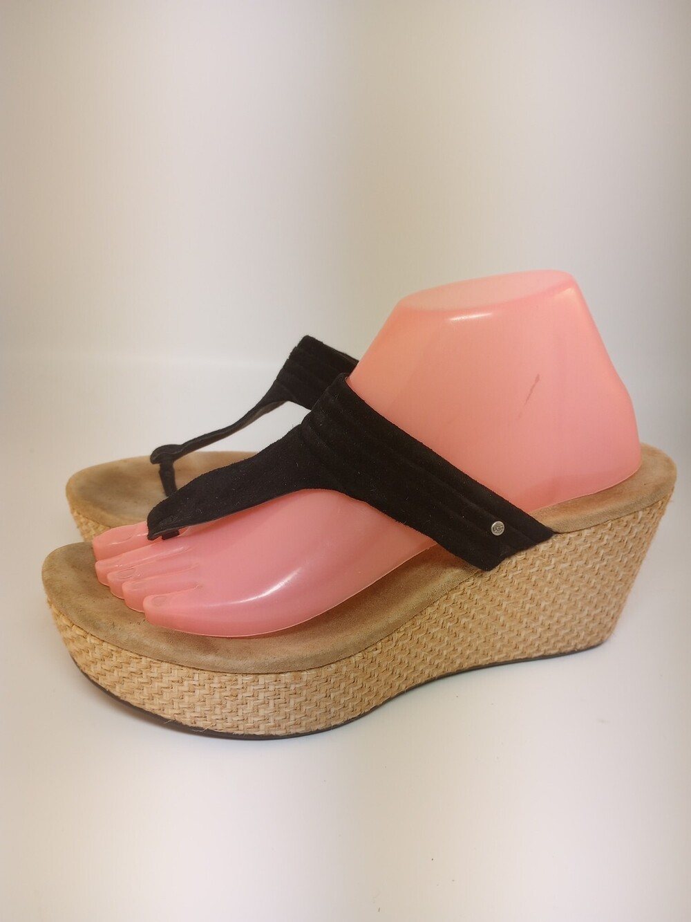 UGG 9M Women’s Thong Wedge BLACK Suede Sandals Filp Flops Shoes Casual Or Dressy